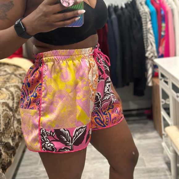 Zara Multi Color Shorts - Picture 7 of 10